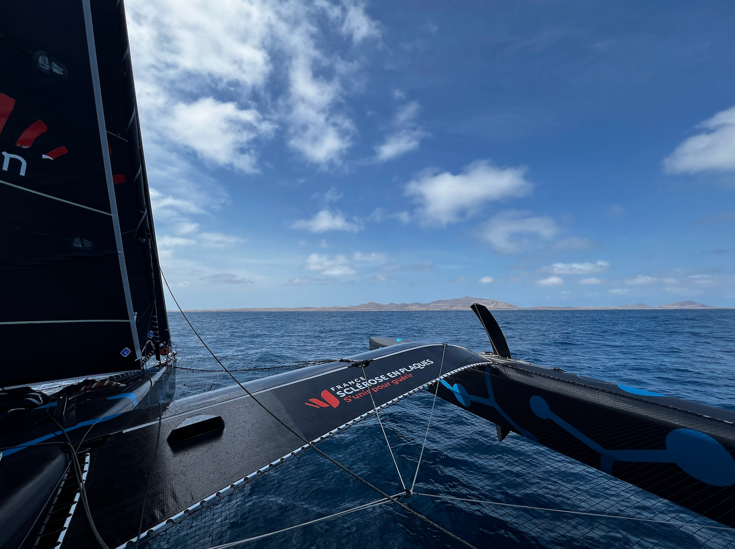 Défi Voile Solidaires En Peloton - Un projet sportif
& solidaire